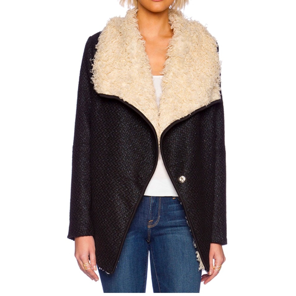 Snowed Out Jacket in Black & White
MINKPINK